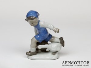 Статуэтка «Девочка с гусем». Фарфор, Heinz & Co., Германия, 1954–1972 годы