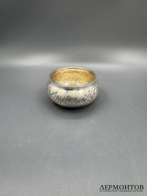 Солонка с рокальным декором. Серебро 84 пробы, А. Локин, Россия, 1896 год