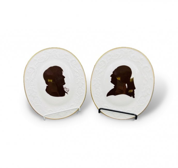 Настенное панно с профилями Лессинга и Клейста. Фарфор, Meissen, ГДР, 1977 год