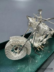 Статуэтка «Мотоцикл Harley-Davidson». Серебро 925 пробы, скань, современная работа