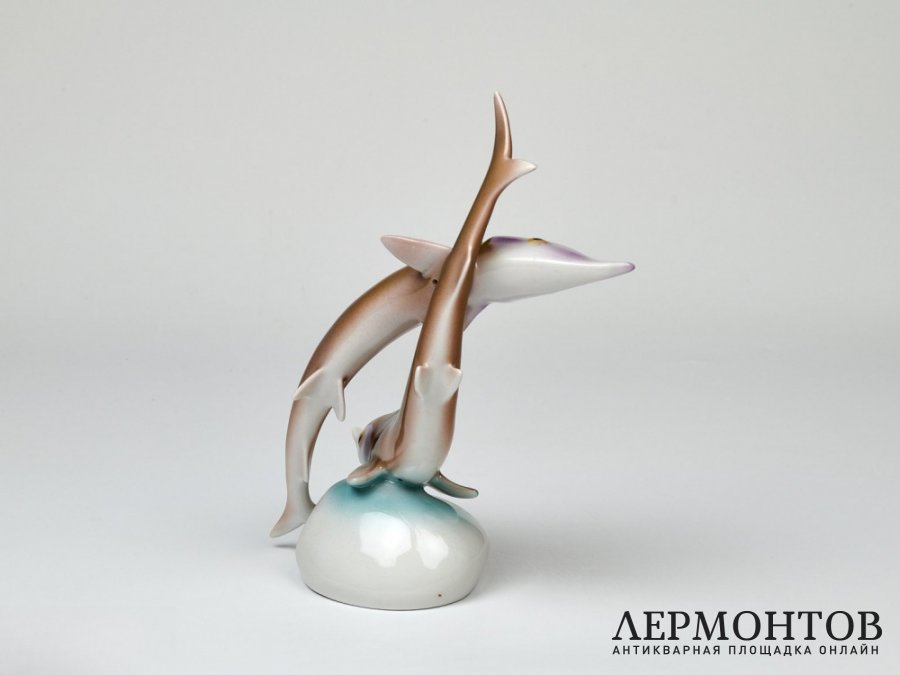 Статуэтка «Резвящиеся осетры». Фарфор, Hollóháza, Венгрия, 1948–1953 годы