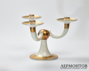 Подсвечник трёхрожковый. Фарфор, Rosenthal, Германия, 1930–1940-е годы