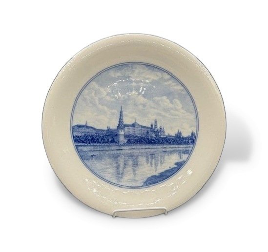 Блюдо с видом Московского Кремля. Фарфор, Meissen, Германия, 20 век