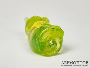 Статуэтка «Кошка». Урановое стекло, Чехия