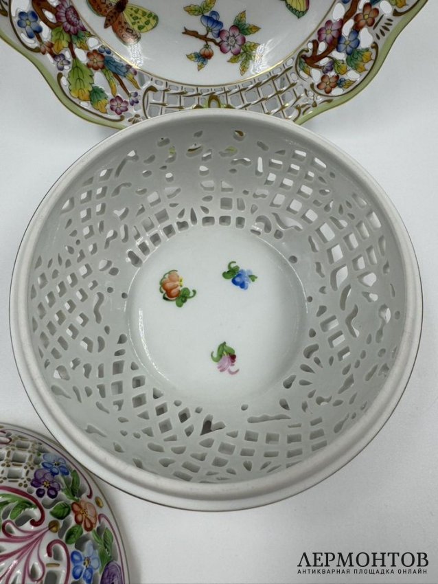 Ажурная шкатулка с крышкой-клубникой. Фарфор, роспись, Herend, Венгрия, 20 век