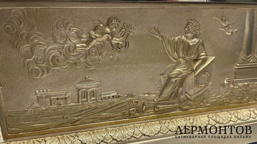 Часы библиотека в стиле Ампир. Франция, Париж, 1810-20-е гг. Бронза, золочение.