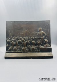 Скульптура «Выступление В. И. Ленина на Путиловском заводе 12 мая 1917 года». Бронза, скульптор Г. А. Черниенко, СССР, конец 20 века