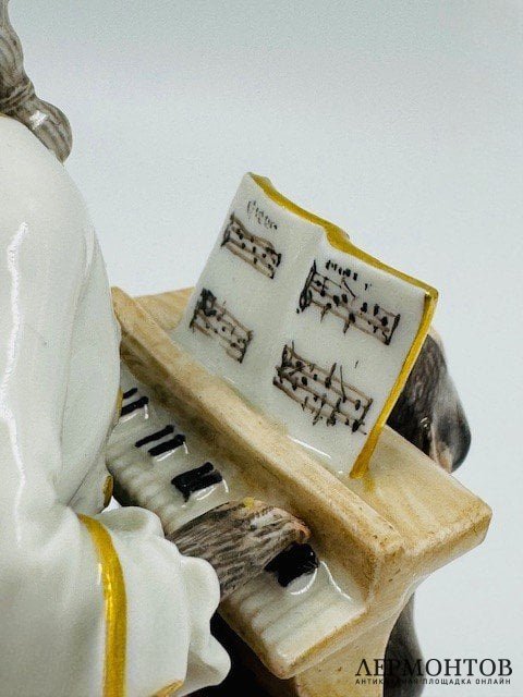 Статуэтка «Пианист» из «Обезьяньего оркестра». Фарфор, роспись, Meissen, скульптор И. И. Кендлер, Германия, 19 век