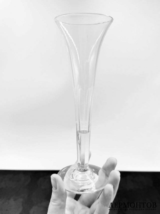 Набор бокалов для шампанского в коробке. Россия, 19 век. Стекло.