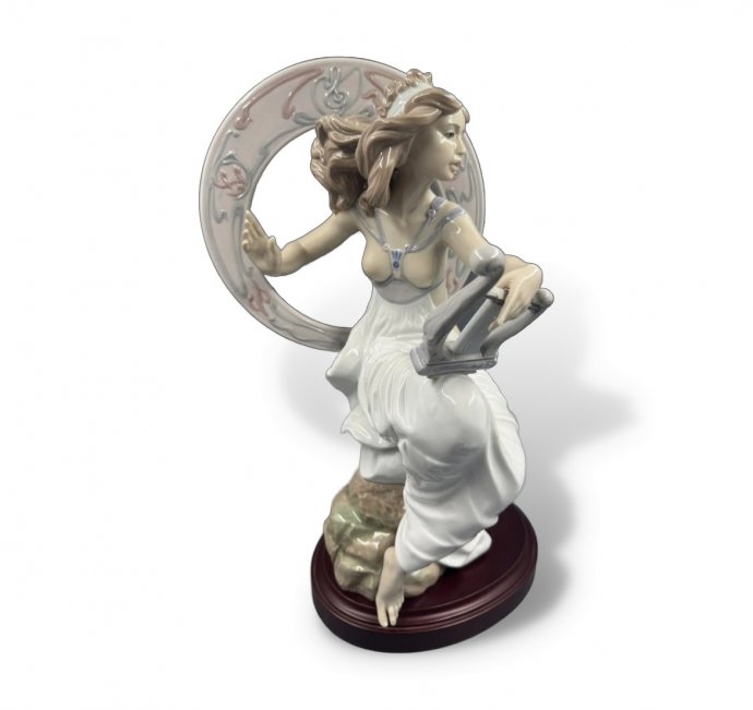 Статуэтка «Девушка с арфой». Фарфор, роспись, Lladro, Испания
