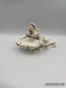 Ваза для сладостей с фигурой девушки. Фарфор, роспись, лепка, Meissen, Германия, конец 19 — начало 20 века