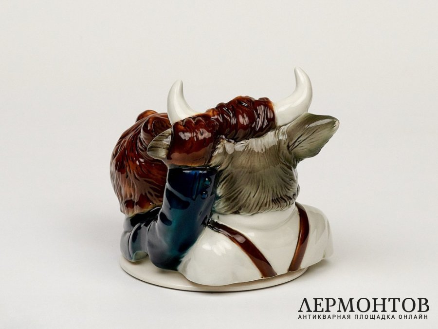 Статуэтка «Медведь и бык на бирже». Фарфор, Karl Ens, Германия, 1990-е годы