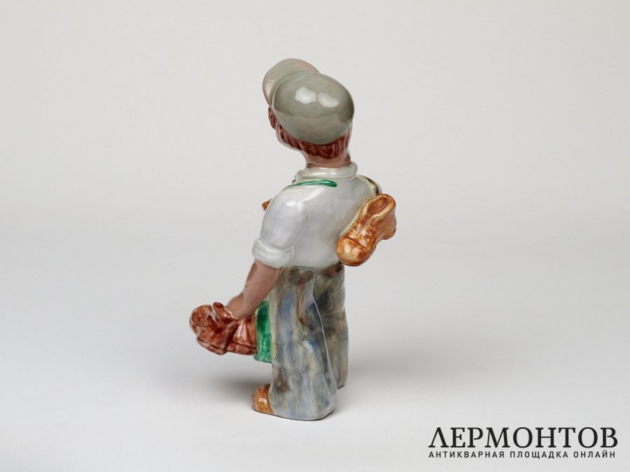 Статуэтка «Сапожник». Керамика, Венгрия, 1950 год
