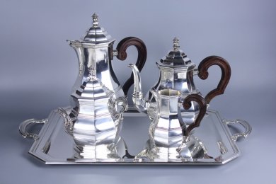 Чайно-кофейный сервиз на подносе в стиле ар деко. Серебро 830. Бельгия, 1920-е.