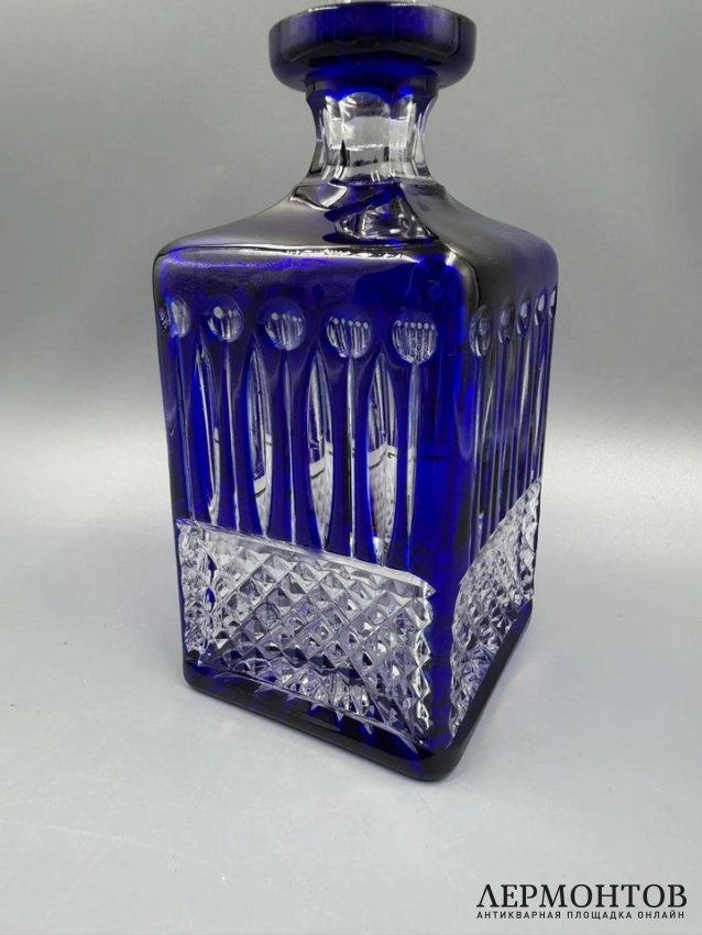 Штоф из коллекции «Xenia». Цветной хрусталь, Faberge, современная работа