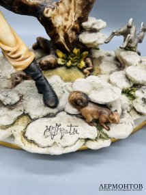 Скульптура «Охотник с собакой преследует зайца». Бисквит, роспись, Capodimonte, Италия, 2-я половина 20 века