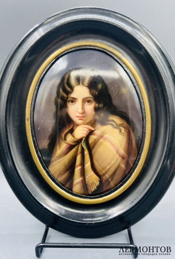 Пласт «Девушка в покрывале». Фарфор, живопись, KPM, Германия, 1837–1844 годы